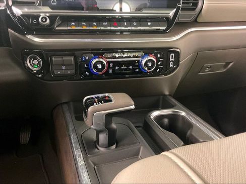 Used 2026 GMC Sierra 1500 SLT w/ SLT Premium Plus Package AWD/4WD image 7