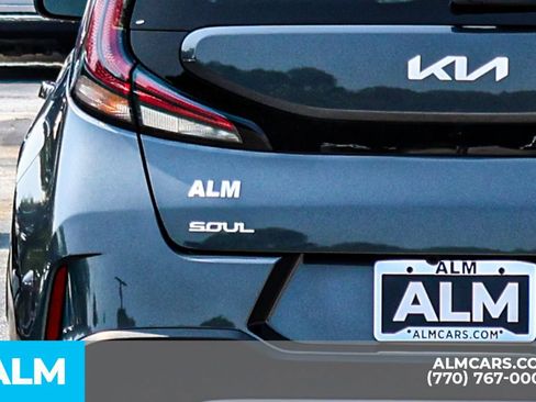 Used 2025 Kia Soul LX w/ LX Technology Package FWD image 13