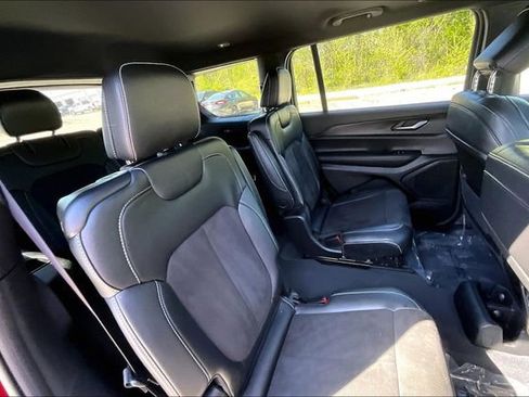 Used 2023 Jeep Grand Cherokee L Laredo AWD/4WD image 26