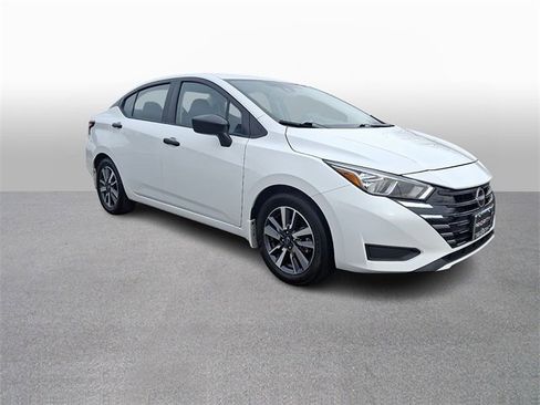 Used 2024 Nissan Versa S w/ S Plus Package image 3