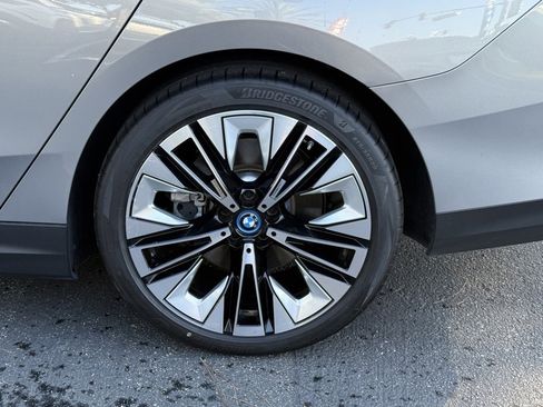 Used 2025 BMW i5 xDrive40 w/ Premium Package image 10