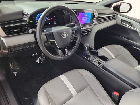 Used 2025 Toyota Camry SE FWD image 18