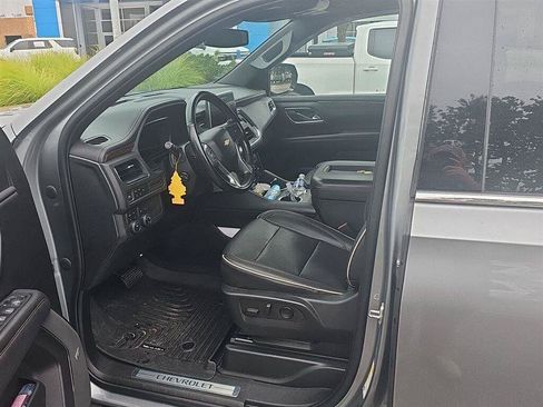 Used 2023 Chevrolet Suburban Premier AWD/4WD image 5