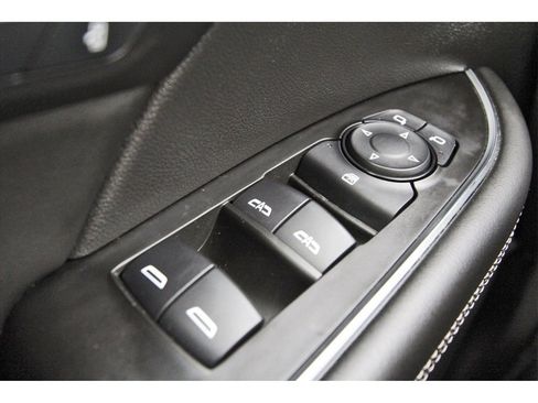 Used 2021 Buick Envision Essence image 22