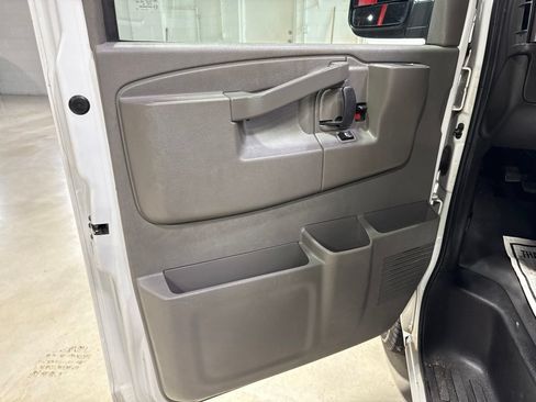 Used 2020 Chevrolet Express 2500 w/ Driver Convenience Package RWD image 20