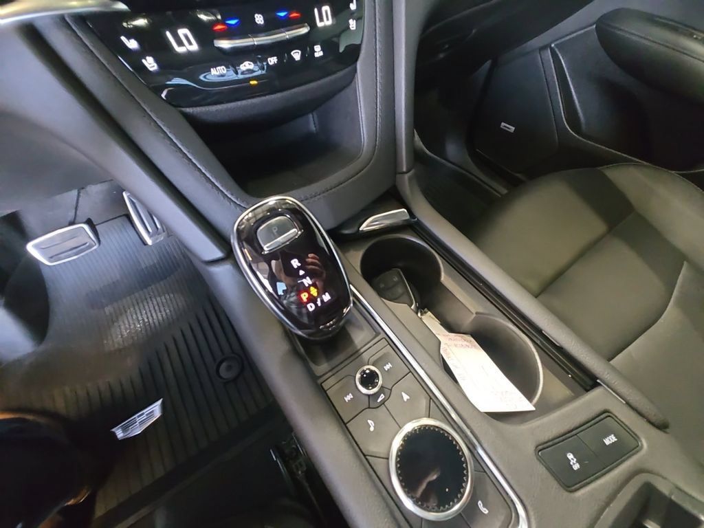 Used 2024 Cadillac XT6 Sport w/ Technology Package AWD/4WD image 18