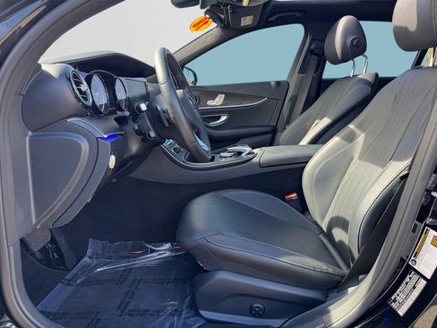 Used 2018 Mercedes-Benz E 400 4MATIC Sedan image 9