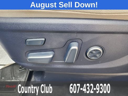 Used 2024 Hyundai Palisade Limited AWD/4WD image 12