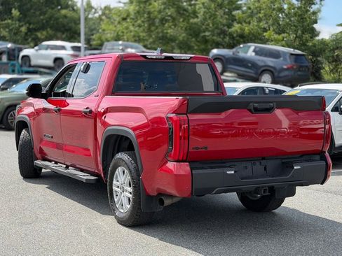 Used 2022 Toyota Tundra SR5 w/ SR5 Convenience Package AWD/4WD image 3