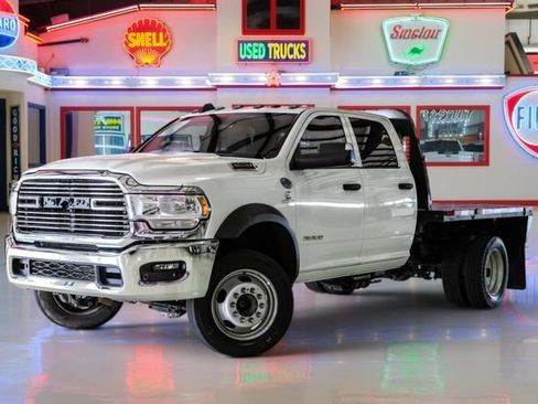 Used 2022 RAM 5500 Tradesman w/ Chrome Appearance Group AWD/4WD image 2
