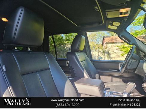 Used 2017 Ford Expedition Limited w/ Equipment Group 301A AWD/4WD image 21