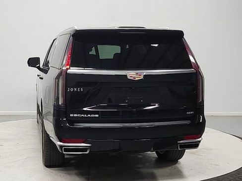 Used 2023 Cadillac Escalade ESV Premium Luxury RWD image 6