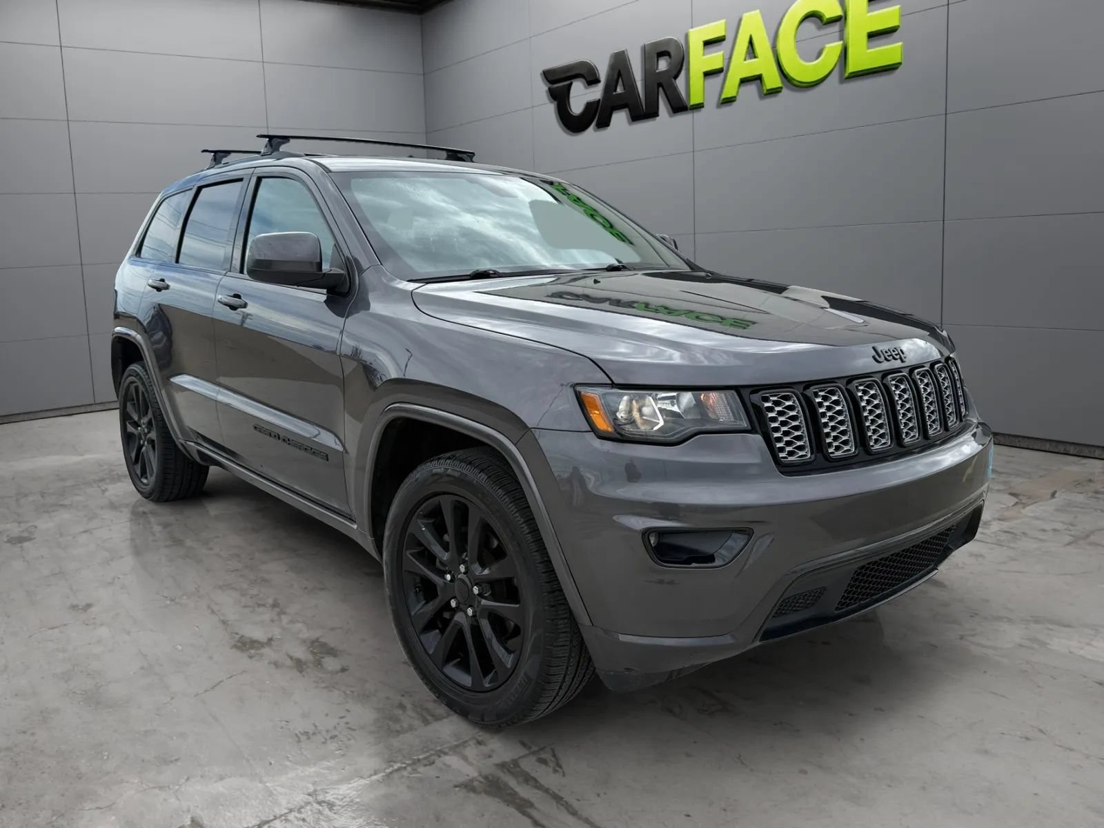 Used 2018 Jeep Grand Cherokee Altitude AWD/4WD image 4