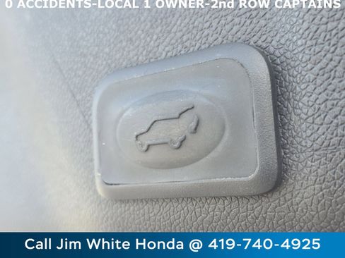 Used 2011 GMC Acadia SLE image 16