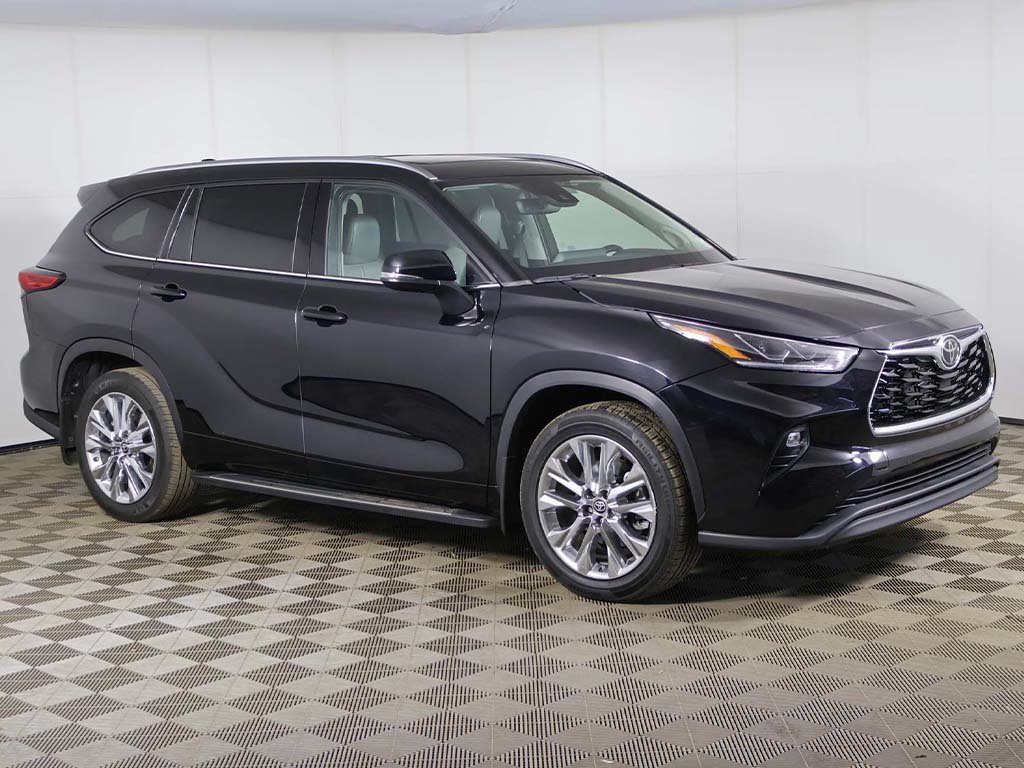 Used 2023 Toyota Highlander Limited AWD/4WD image 50