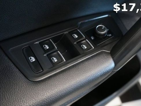 Certified 2021 Volkswagen Tiguan SE image 29