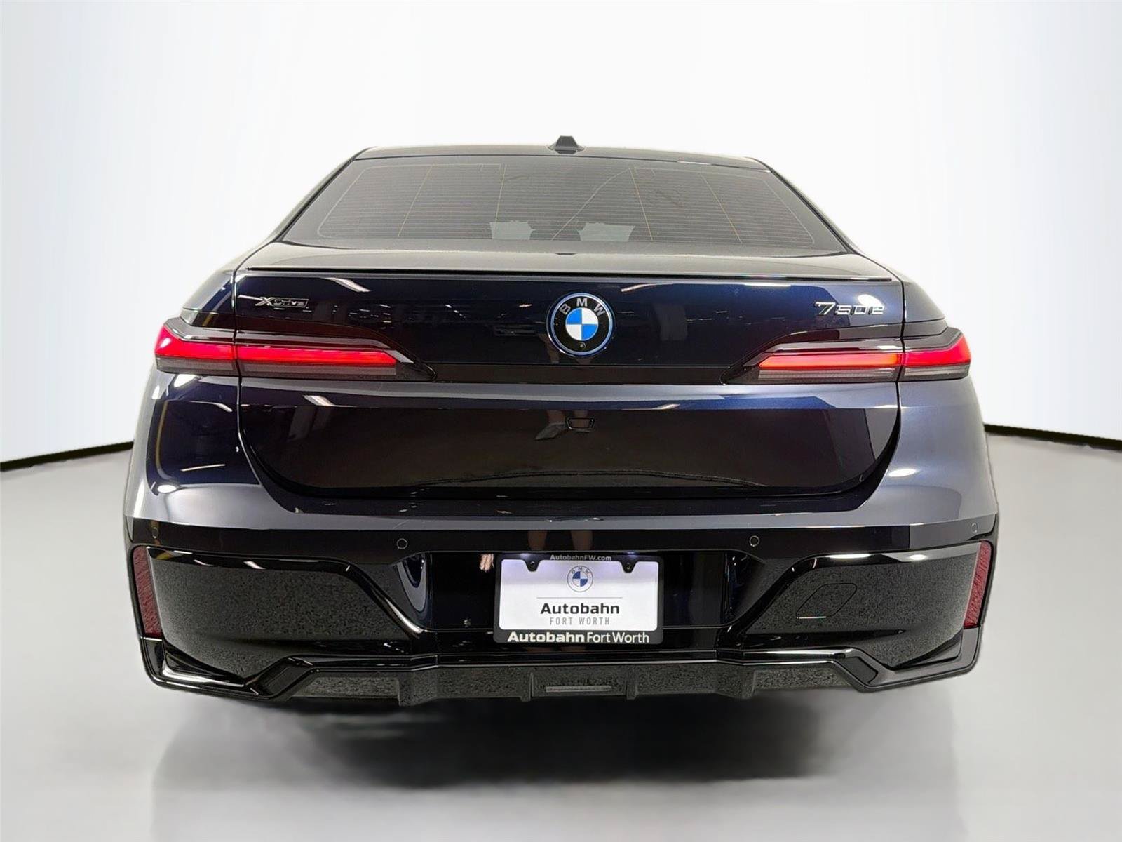New 2026 BMW 750e xDrive w/ Premium Package AWD/4WD image 6
