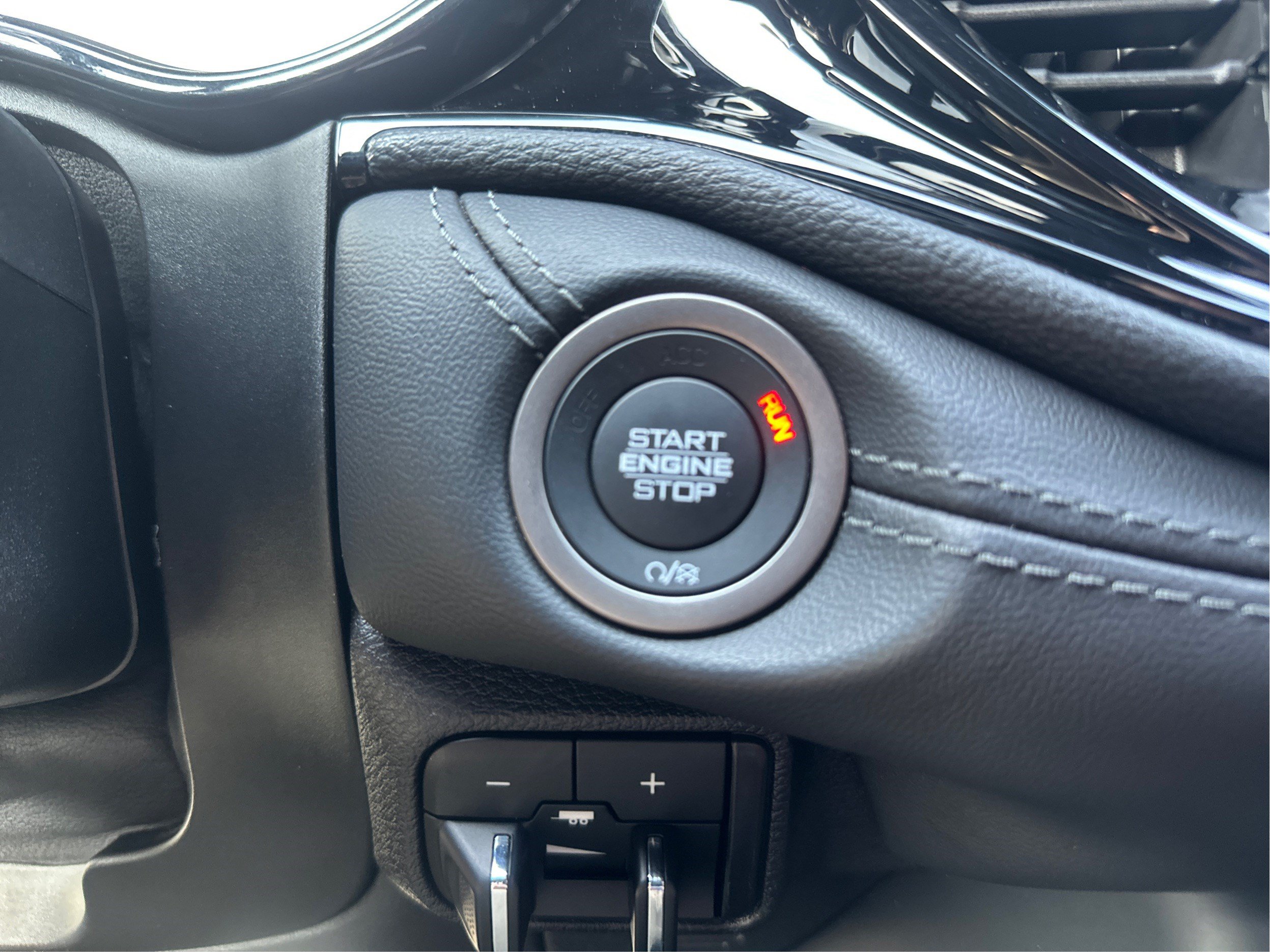 Used 2024 Dodge Durango SXT w/ SXT Blacktop Group AWD/4WD image 32