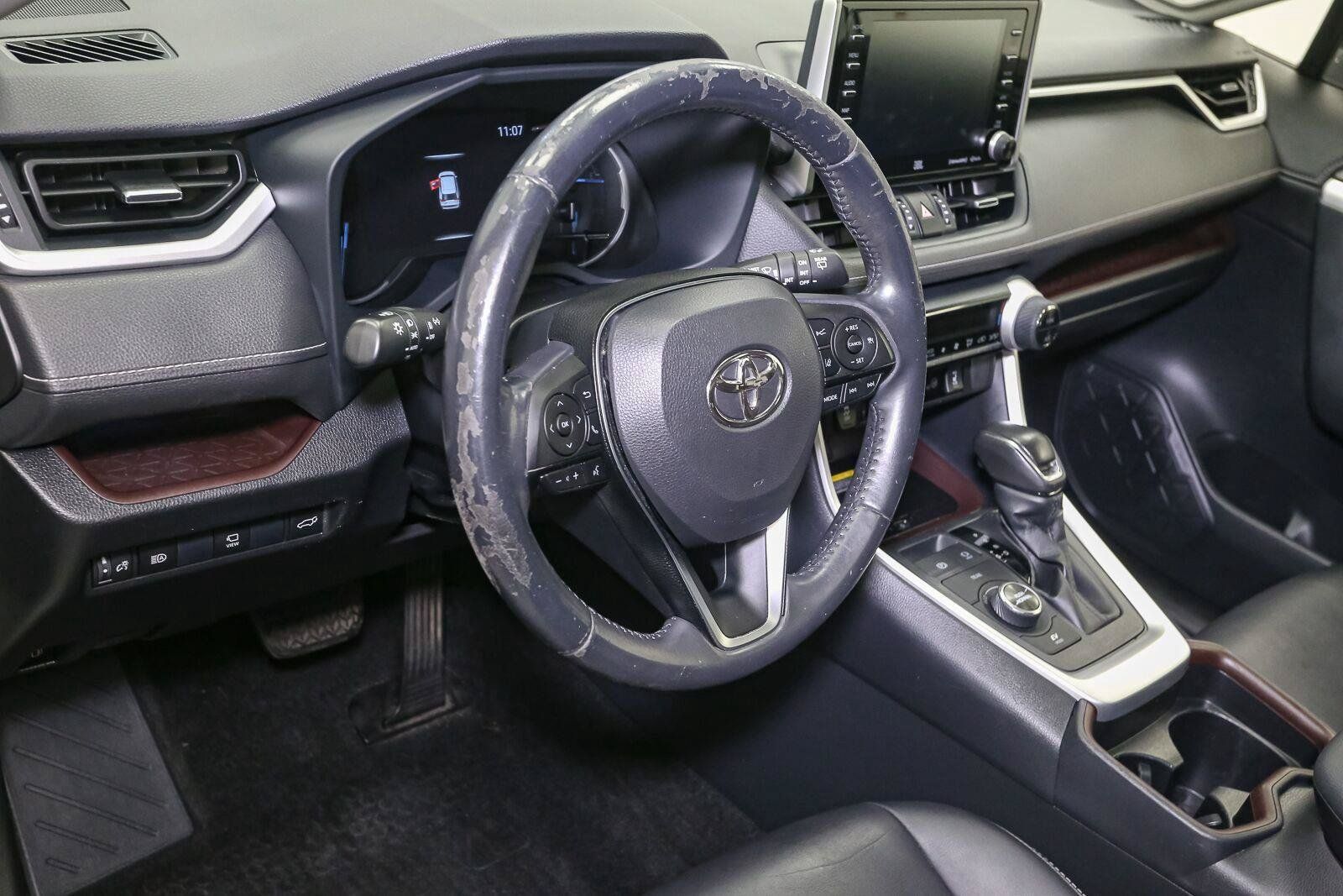 Used 2019 Toyota RAV4 Limited AWD/4WD image 25