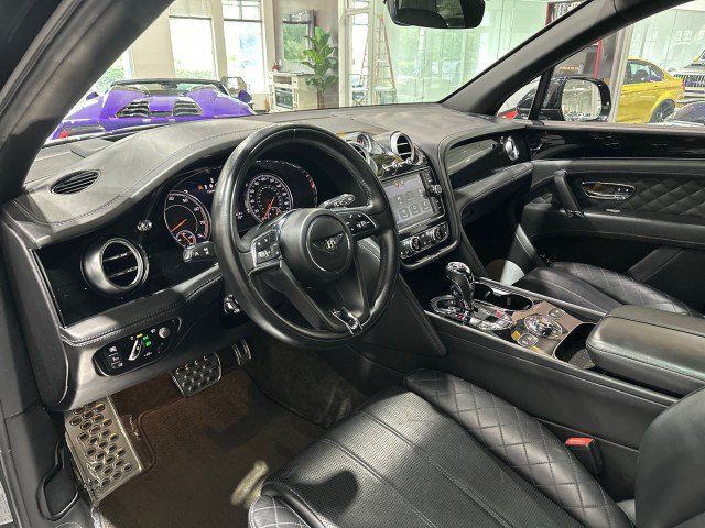 Used 2017 Bentley Bentayga AWD/4WD image 42