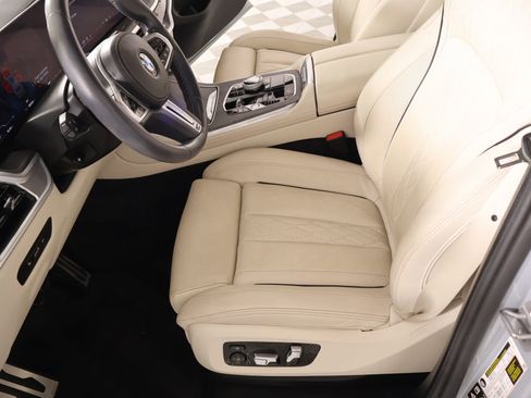 Used 2025 BMW X5 M60i AWD/4WD image 12