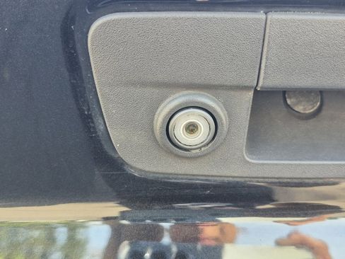 Used 2016 RAM 1500 Classic SLT image 12