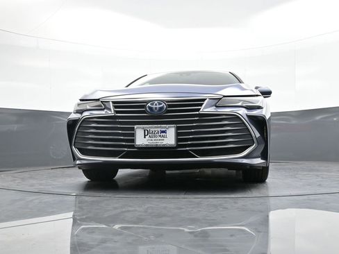 Used 2020 Toyota Avalon Limited image 26