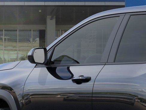 New 2027 Chevrolet Equinox LT FWD image 12