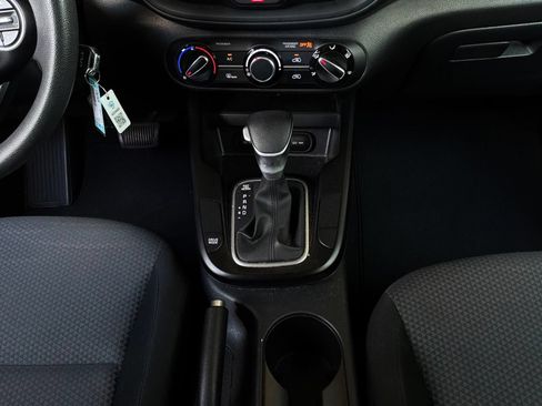 Used 2025 Kia Soul FWD image 14