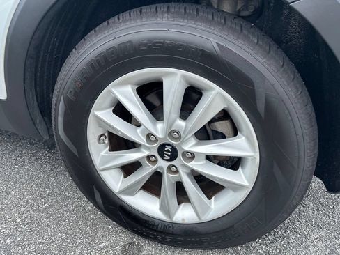 Used 2019 Kia Sorento L FWD image 14