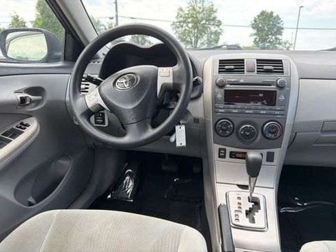 Used 2011 Toyota Corolla LE FWD image 8
