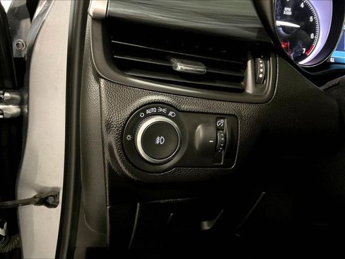 Used 2020 Buick Envision Essence FWD image 37