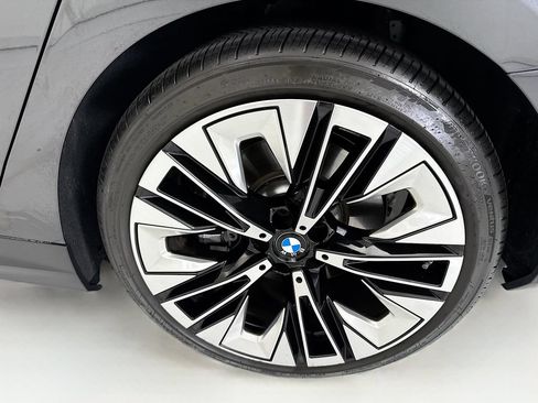 Used 2026 BMW i5 eDrive40 w/ Premium Package RWD image 30
