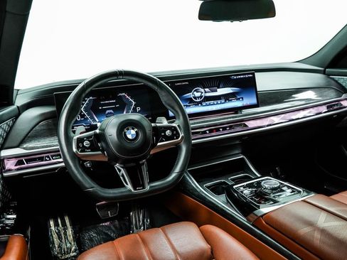Used 2023 BMW 760i xDrive AWD/4WD image 5