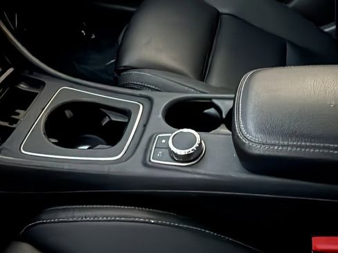 Used 2016 Mercedes-Benz CLA 250 image 27