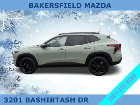 Used 2025 Chevrolet Trax ACTIV w/ Sunroof Package image 2