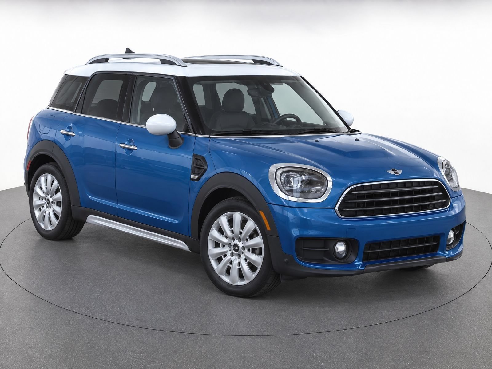 Used 2017 MINI Cooper Countryman FWD image 1