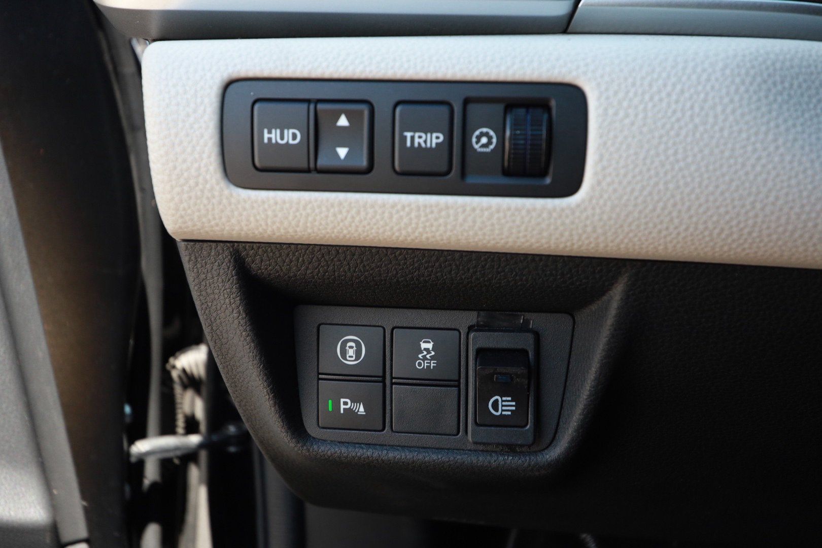 Used 2018 Honda Accord Touring image 17