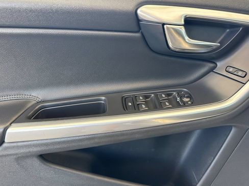 Used 2015 Volvo S60 T5 Platinum FWD image 11