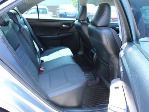 Used 2017 Toyota Camry SE FWD image 29