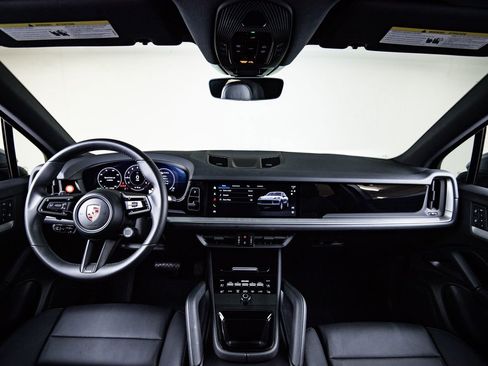 Certified 2026 Porsche Cayenne image 25