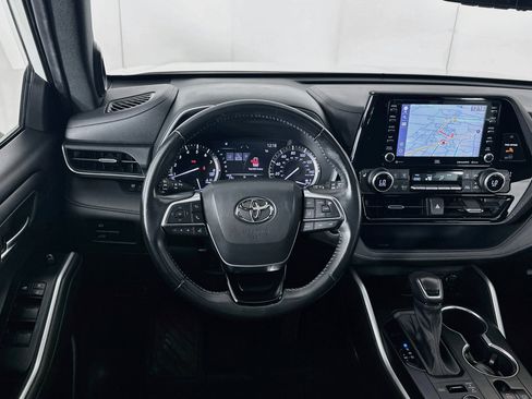 Used 2021 Toyota Highlander XSE AWD/4WD image 17
