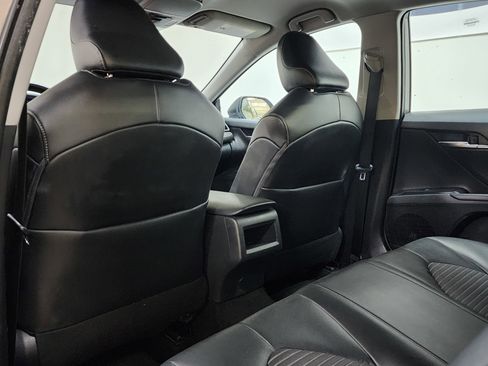 Used 2020 Toyota Camry SE FWD image 15