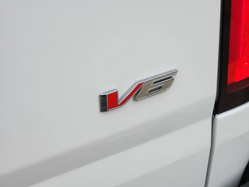 Used 2021 Chevrolet Colorado LT w/ LT Convenience Package image 11