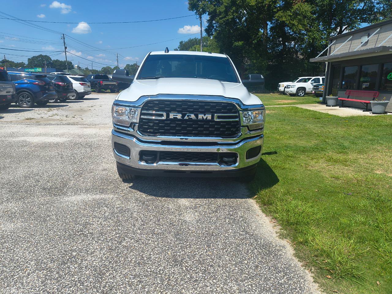 Used 2022 RAM 2500 Big Horn AWD/4WD image 3