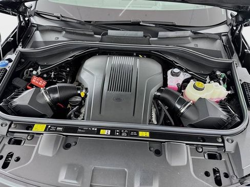 New 2026 Land Rover Range Rover SE image 32