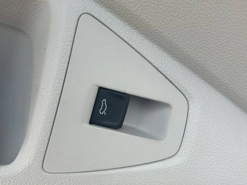 New 2026 Volkswagen Jetta SE FWD image 50