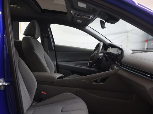 Used 2025 Hyundai Elantra SEL FWD image 9