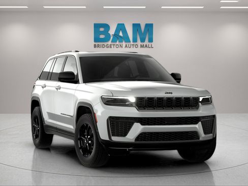 New 2026 Jeep Grand Cherokee Altitude AWD/4WD image 16