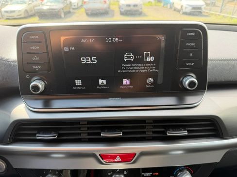 Used 2020 Kia Telluride S w/ S 8 Passenger Seating Package AWD/4WD image 18